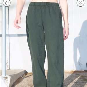 Brandy Melville Rosa Sweatpants NWT